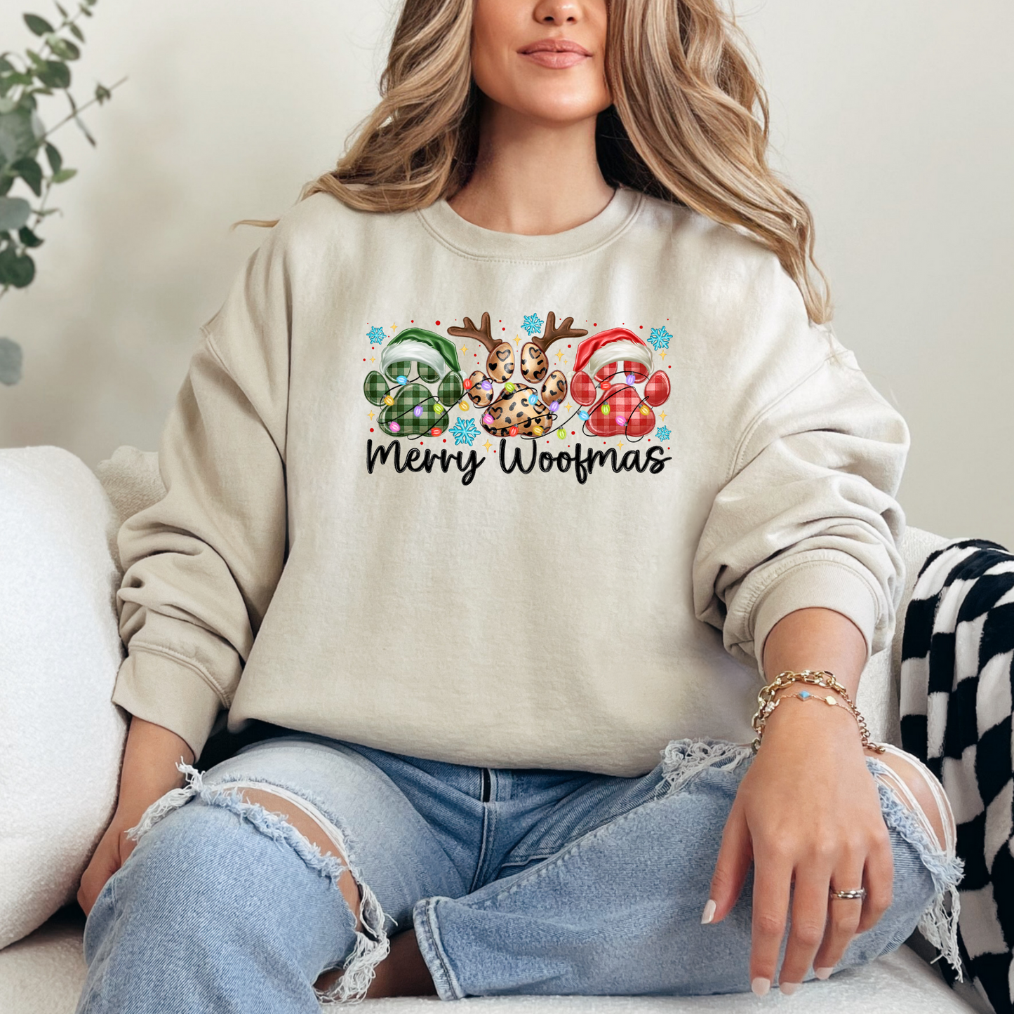 Merry Woofmas Holiday Christmas Dog Paws Lights T-shirt Sweatshirt