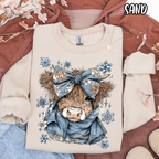 Highland Cow - Winter Floral Bow - T-shirt Sweatshirt