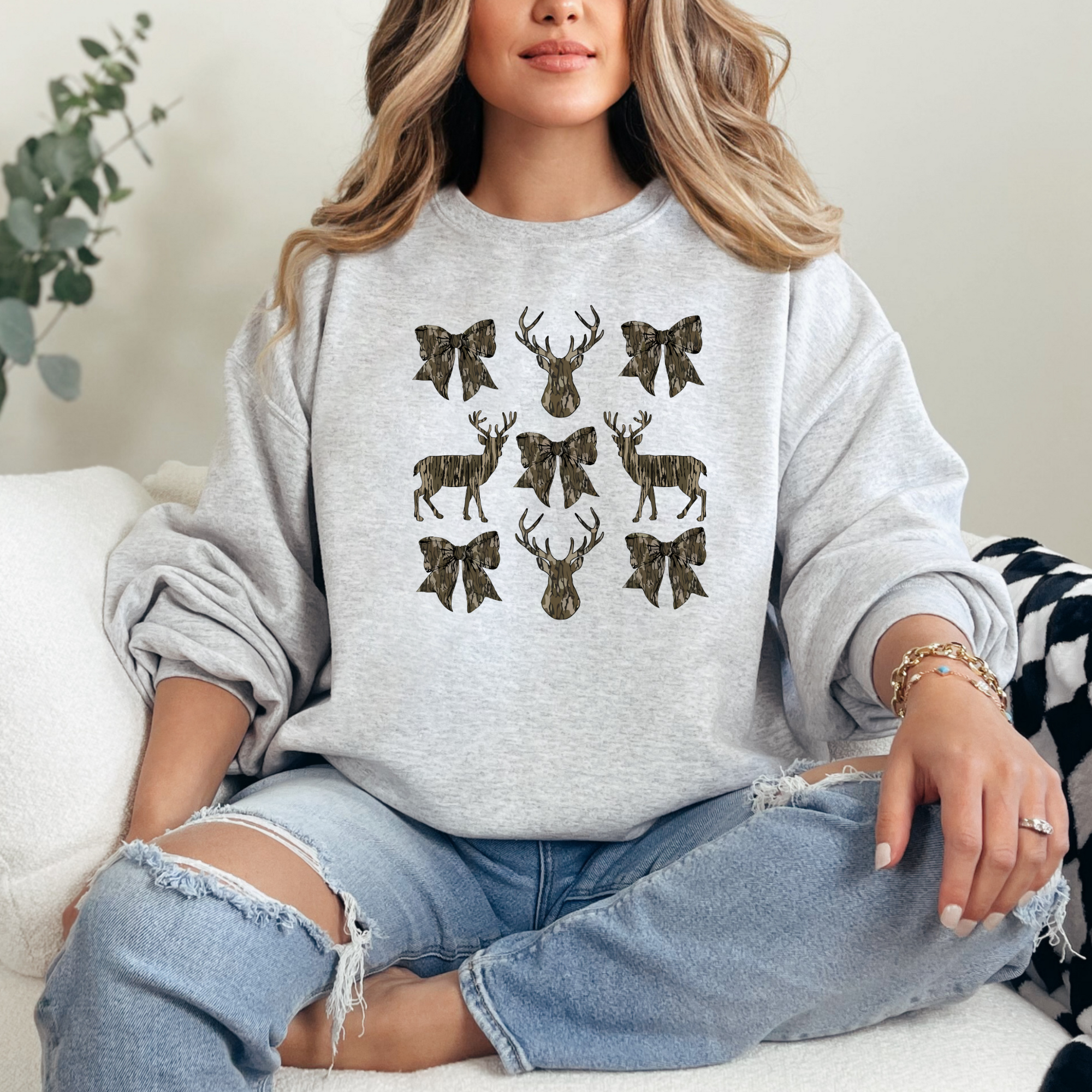 Hunting Season Camo Girly Bows T-Shirt Sweatshirt