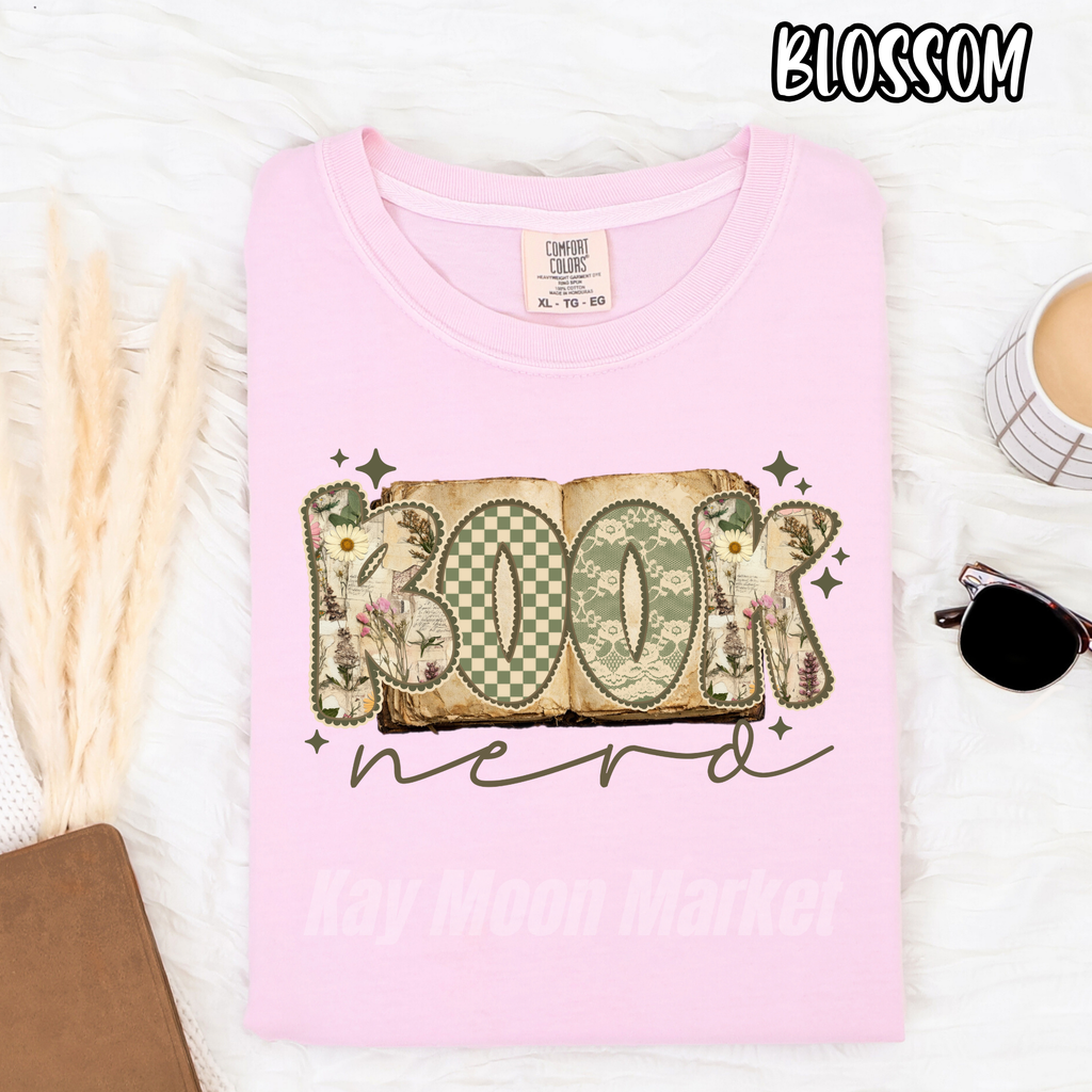 Book Nerd ~ Reading Vintage Lace ~ T-Shirt Sweatshirt