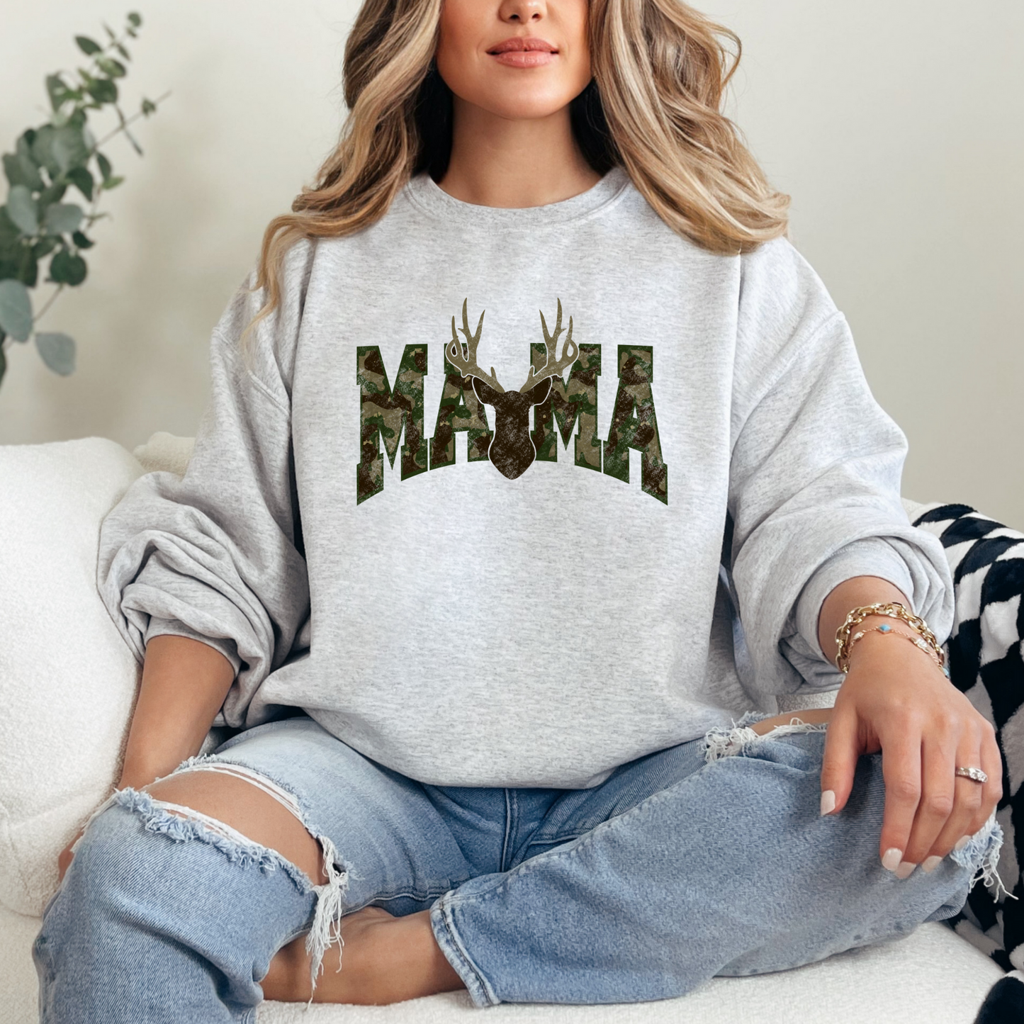 Mama Hunting Bow Girly Camo T-shirt Sweatshirt