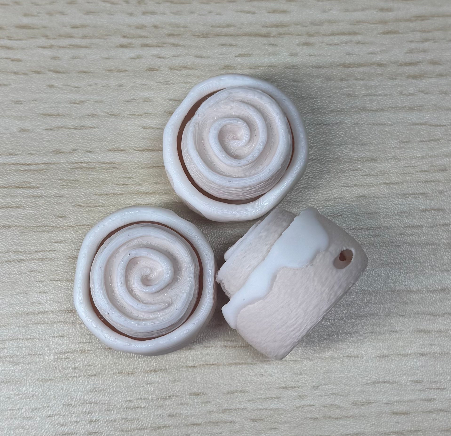 Mini Cinnamon Roll Clicker
