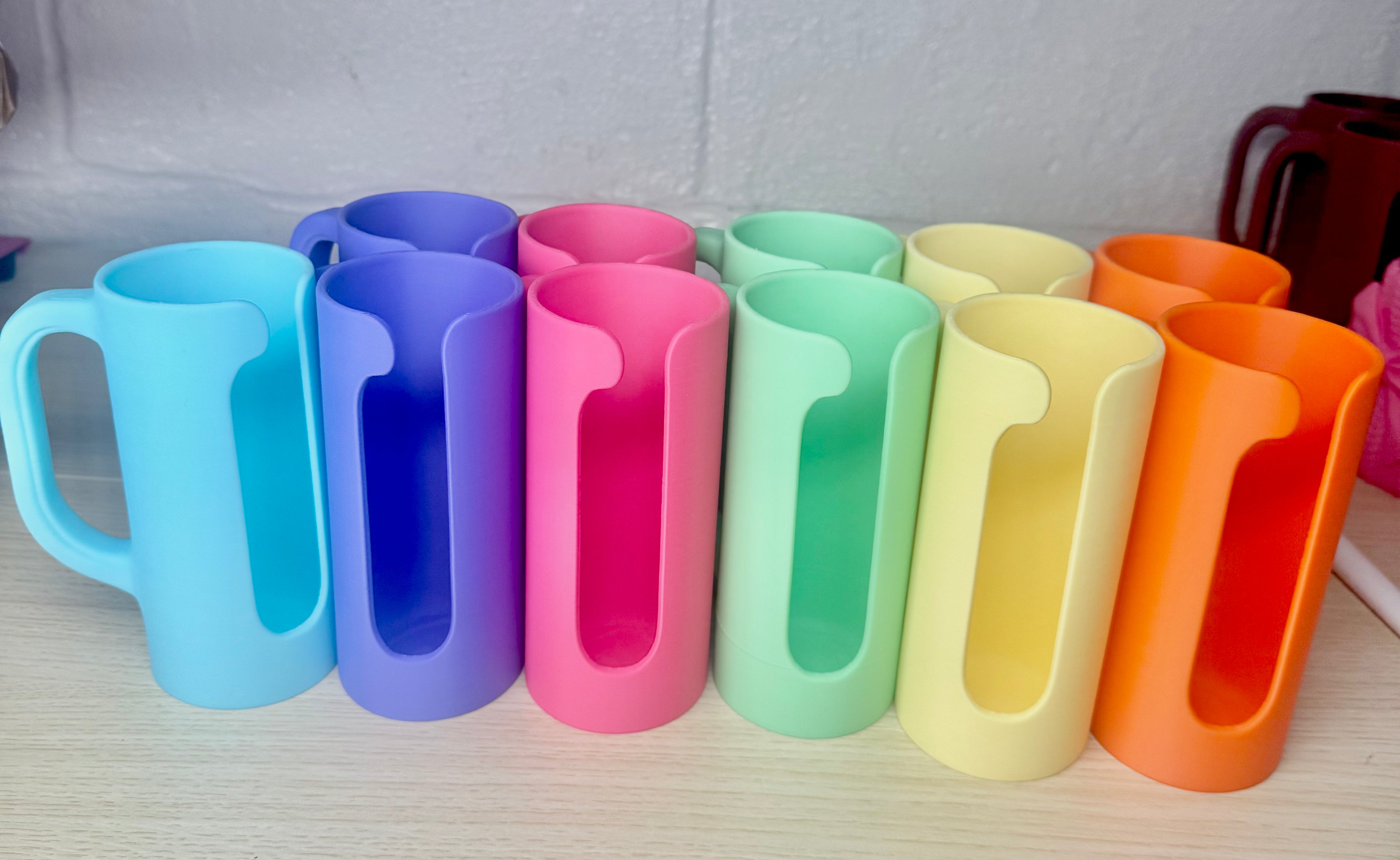 Slim Can Holder with Handle