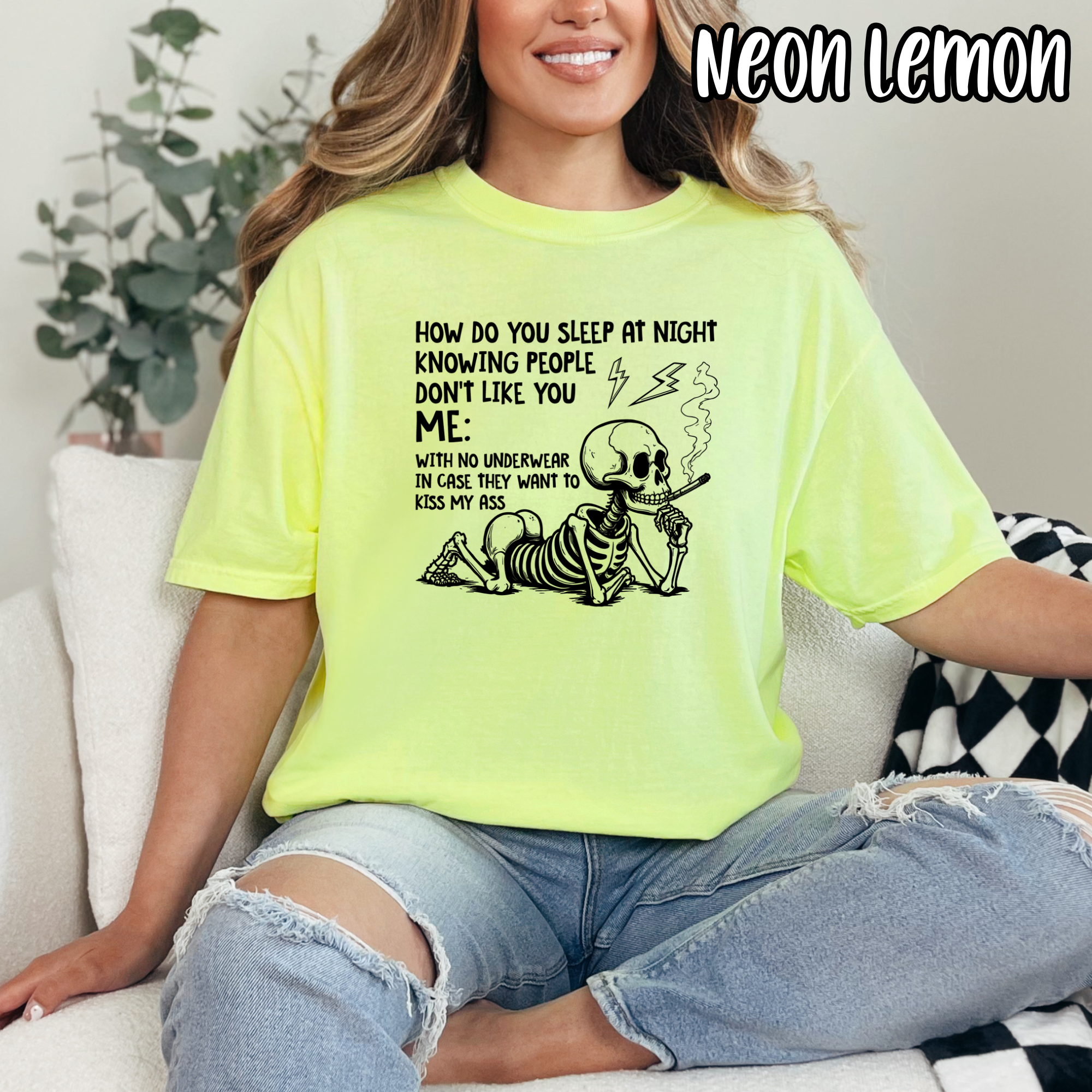 How do you sleep at night? - Funny Humor Skelly - T-shirt Sweatshirt